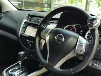 NISSAN NAVARA 2.3 dCi Tekna Pickup Double Cab 4dr Diesel Auto 4WD Euro 6 (190 