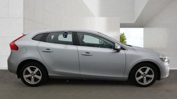 VOLVO V40 2.0 D2 SE Nav Hatchback 5dr Diesel Auto Euro 6 (s/s) (120 ps)