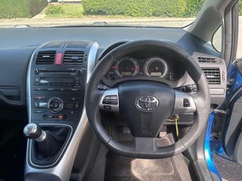 TOYOTA AURIS 1.6 V-Matic SR Hatchback 5dr Petrol Manual Euro 5 (132 ps)