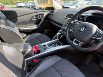 RENAULT KADJAR 1.5 dCi Signature Nav SUV 5dr Diesel EDC Euro 6 (s/s) (110 ps)