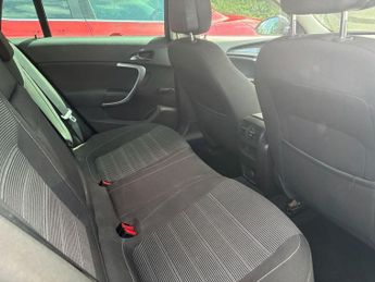 VAUXHALL INSIGNIA 2.0 CDTi SRi Nav Sports Tourer 5dr Diesel Auto Euro 5 (160 ps)