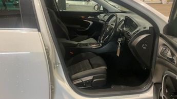 VAUXHALL INSIGNIA 2.0 CDTi SRi Hatchback 5dr Diesel Auto Euro 5 (163 ps)