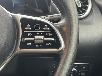 MERCEDES-BENZ GLA 1.3 GLA200 Sport SUV 5dr Petrol 7G-DCT Euro 6 (s/s) (163 ps)