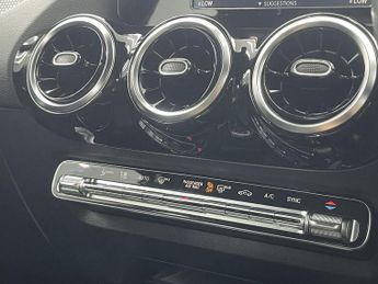 MERCEDES-BENZ GLA 1.3 GLA200 Sport SUV 5dr Petrol 7G-DCT Euro 6 (s/s) (163 ps)