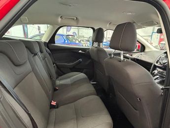 FORD FOCUS 2.0 TDCi Titanium Navigator Estate 5dr Diesel Powershift Euro 5 