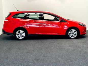 FORD FOCUS 2.0 TDCi Titanium Navigator Estate 5dr Diesel Powershift Euro 5 