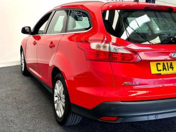 FORD FOCUS 2.0 TDCi Titanium Navigator Estate 5dr Diesel Powershift Euro 5 