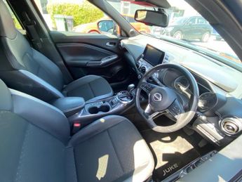 NISSAN JUKE 1.6 N-Connecta SUV 5dr Petrol Hybrid Auto Euro 6 (143 ps)