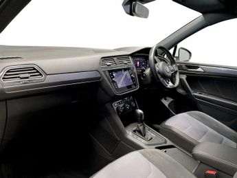 VOLKSWAGEN TIGUAN ALLSPACE 2.0 TDI R-Line Tech SUV 5dr Diesel DSG Euro 6 (s/s) (150 ps)