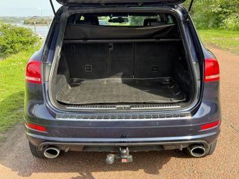 VOLKSWAGEN TOUAREG 3.0 TDI V6 BlueMotion Tech Altitude SUV 5dr Diesel Tiptronic 4WD