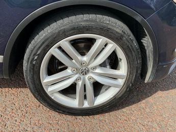 VOLKSWAGEN TOUAREG 3.0 TDI V6 BlueMotion Tech Altitude SUV 5dr Diesel Tiptronic 4WD