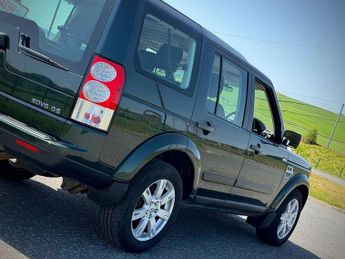 LAND ROVER DISCOVERY 4 3.0 SD V6 GS SUV 5dr Diesel Auto 4WD Euro 5 (255 bhp)