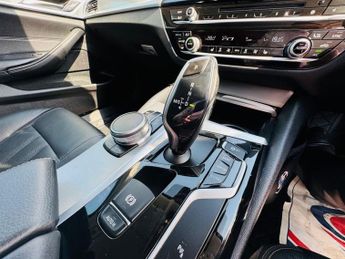 BMW 5 SERIES 2.0 520d SE Touring 5dr Diesel Auto Euro 6 (s/s) (190 ps)