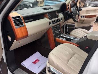 LAND ROVER RANGE ROVER 4.4 TD V8 Autobiography SUV 5dr Diesel Auto 4WD Euro 5 (313 bhp)