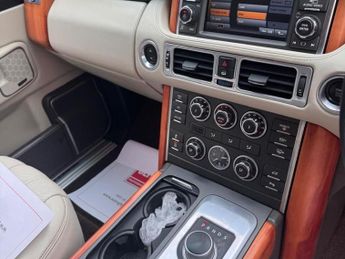 LAND ROVER RANGE ROVER 4.4 TD V8 Autobiography SUV 5dr Diesel Auto 4WD Euro 5 (313 bhp)