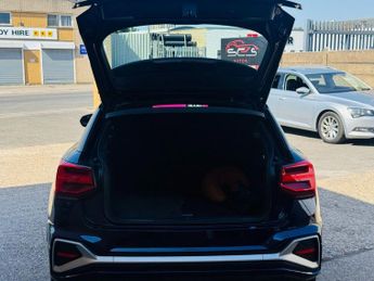 AUDI Q2 2.0 TDI 30 S line SUV 5dr Diesel S Tronic Euro 6 (s/s) (116 ps)