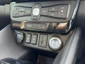 NISSAN LEAF 39kWh N-Connecta Hatchback 5dr Electric Auto (150 ps)