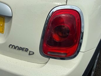 MINI HATCH 1.5 Cooper D Hatchback 5dr Diesel Manual Euro 6 (s/s) (116 ps)