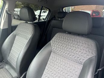 VAUXHALL CORSA 1.4 16V SE Hatchback 5dr Petrol Auto Euro 5 (100 ps)