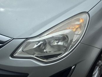 VAUXHALL CORSA 1.4 16V SE Hatchback 5dr Petrol Auto Euro 5 (100 ps)