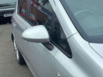 VAUXHALL CORSA 1.4 16V SE Hatchback 5dr Petrol Auto Euro 5 (100 ps)