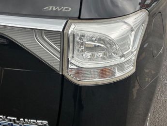 MITSUBISHI OUTLANDER 2.0h 12kWh GX3h SUV 5dr Petrol Plug-in Hybrid CVT 4WD Euro 5 (s/