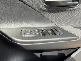 TOYOTA C-HR 2.0L 5d  DESIGN PHEV AUTO  220 BHP