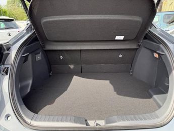 TOYOTA C-HR 2.0L 5d  DESIGN PHEV AUTO  220 BHP