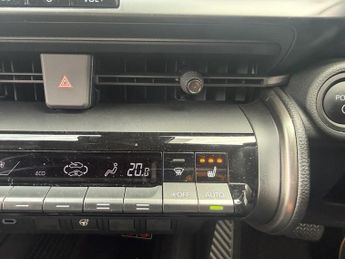 TOYOTA C-HR 2.0L 5d  DESIGN PHEV AUTO  220 BHP