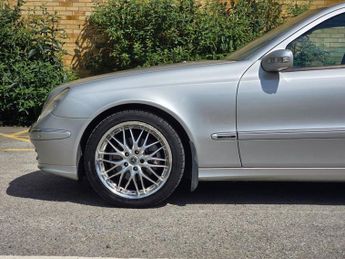 MERCEDES-BENZ E-CLASS 3.2 E320 Avantgarde Saloon 4dr Petrol Automatic (238 g/km, 224 b