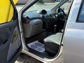 TOYOTA YARIS 0.0L