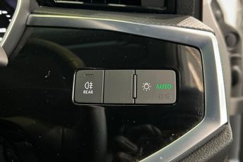 AUDI Q3 1.5 TFSI CoD 35 Sport SUV 5dr Petrol S Tronic Euro 6 (s/s) (150 