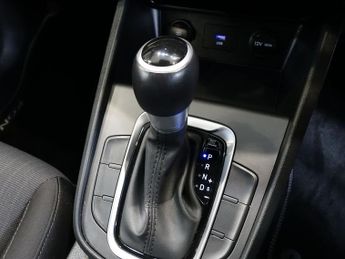 HYUNDAI KONA 1.6 h-GDi SE Connect SUV 5dr Petrol Hybrid DCT Euro 6 (s/s) (141
