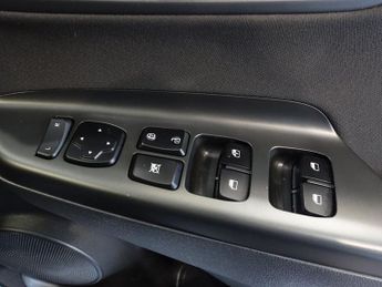 HYUNDAI KONA 1.6 h-GDi SE Connect SUV 5dr Petrol Hybrid DCT Euro 6 (s/s) (141