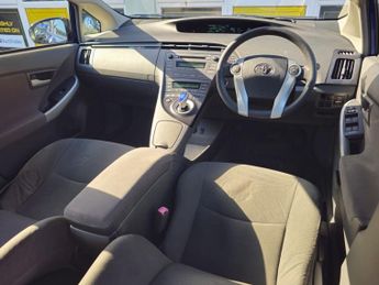 TOYOTA PRIUS 1.8 VVT-h T3 Hatchback 5dr Petrol Hybrid CVT Euro 5 (s/s) (136 p