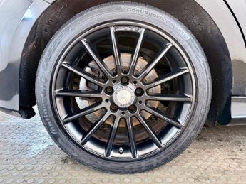 MERCEDES-BENZ A-CLASS 2.1 A220d AMG Line (Premium) Hatchback 5dr Diesel 7G-DCT 4MATIC 