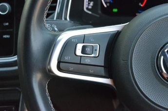 VOLKSWAGEN T-ROC 1.5 TSI GPF EVO R-Line SUV 5dr Petrol DSG Euro 6 (s/s) (150 ps)