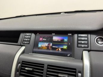 LAND ROVER DISCOVERY SPORT 2.0 TD4 SE Tech SUV 5dr Diesel Auto 4WD Euro 6 (s/s) (180 ps)