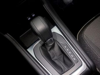 RENAULT CAPTUR 1.6 E-TECH techno SUV 5dr Petrol Hybrid Auto Euro 6 (s/s) (145 p