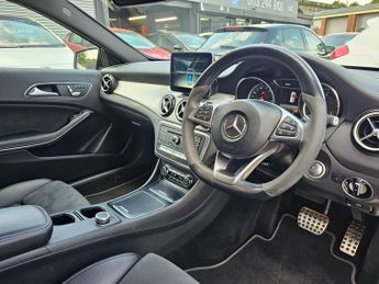 MERCEDES-BENZ A-CLASS 2.1 A200d WhiteArt (Premium Plus) Hatchback 5dr Diesel 7G-DCT Eu