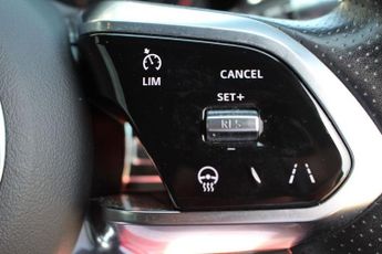 JAGUAR F-PACE 2.0 D200 MHEV R-Dynamic SE SUV 5dr Diesel Auto AWD Euro 6 (s/s) 