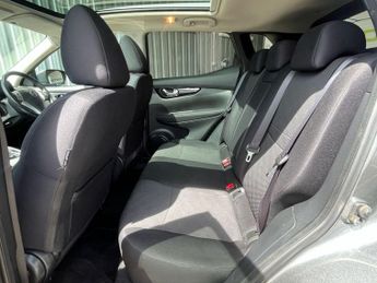 NISSAN QASHQAI 1.6 dCi N-Connecta SUV 5dr Diesel XTRON 2WD Euro 6 (s/s) (130 ps