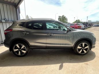 NISSAN QASHQAI 1.6 dCi N-Connecta SUV 5dr Diesel XTRON 2WD Euro 6 (s/s) (130 ps