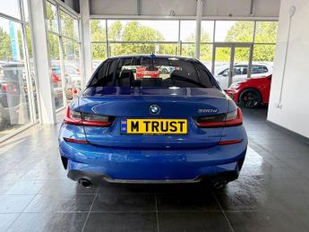 BMW 3 SERIES *HUD!*H/K AUDIO!*2.0 320d M Sport Saloon 4dr Diesel Auto Euro 6 