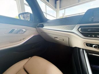 BMW 3 SERIES *HUD!*H/K AUDIO!*2.0 320d M Sport Saloon 4dr Diesel Auto Euro 6 