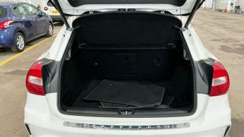 MERCEDES-BENZ GLA 2.1 GLA200d AMG Line (Executive) SUV 5dr Diesel 7G-DCT Euro 6 (s