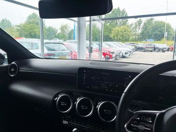 MERCEDES-BENZ A-CLASS 1.5 A180d Sport (Executive) Hatchback 5dr Diesel 7G-DCT Euro 6 (