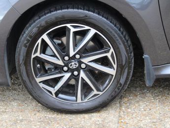 TOYOTA YARIS 1.5 VVT-h Design Hatchback 5dr Petrol Hybrid E-CVT Euro 6 (s/s) 