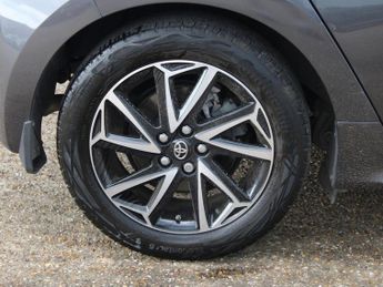TOYOTA YARIS 1.5 VVT-h Design Hatchback 5dr Petrol Hybrid E-CVT Euro 6 (s/s) 
