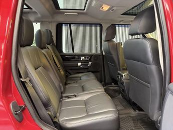 LAND ROVER DISCOVERY 4 3.0 SD V6 HSE SUV 5dr Diesel Auto 4WD Euro 5 (s/s) (255 bhp)